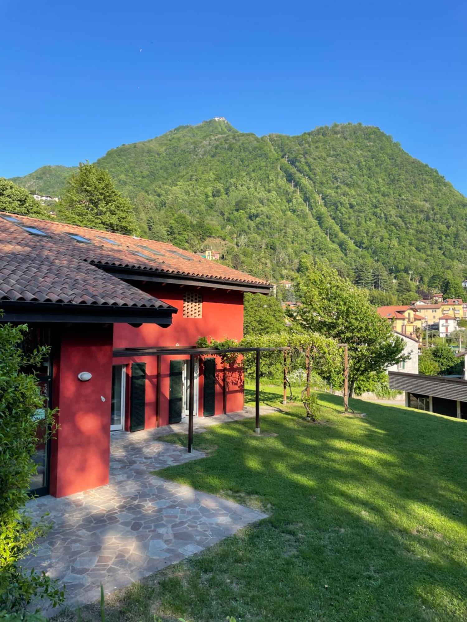 Ostello Casa Rossa Laveno-Mombello Exterior foto